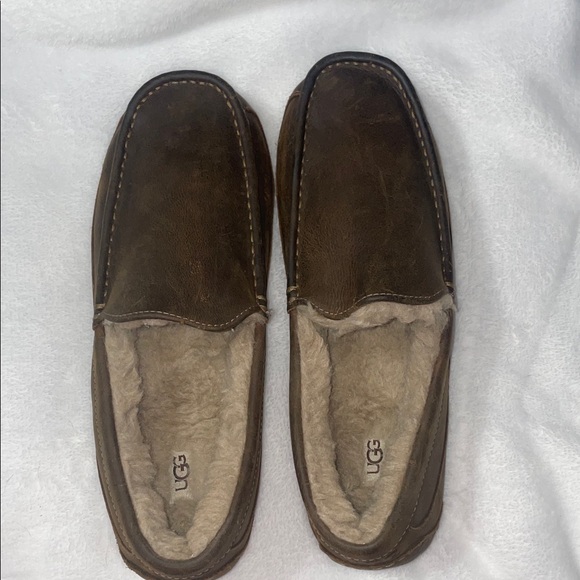 UGG Men's Dark Brown Loafers - Picture 1 of 7